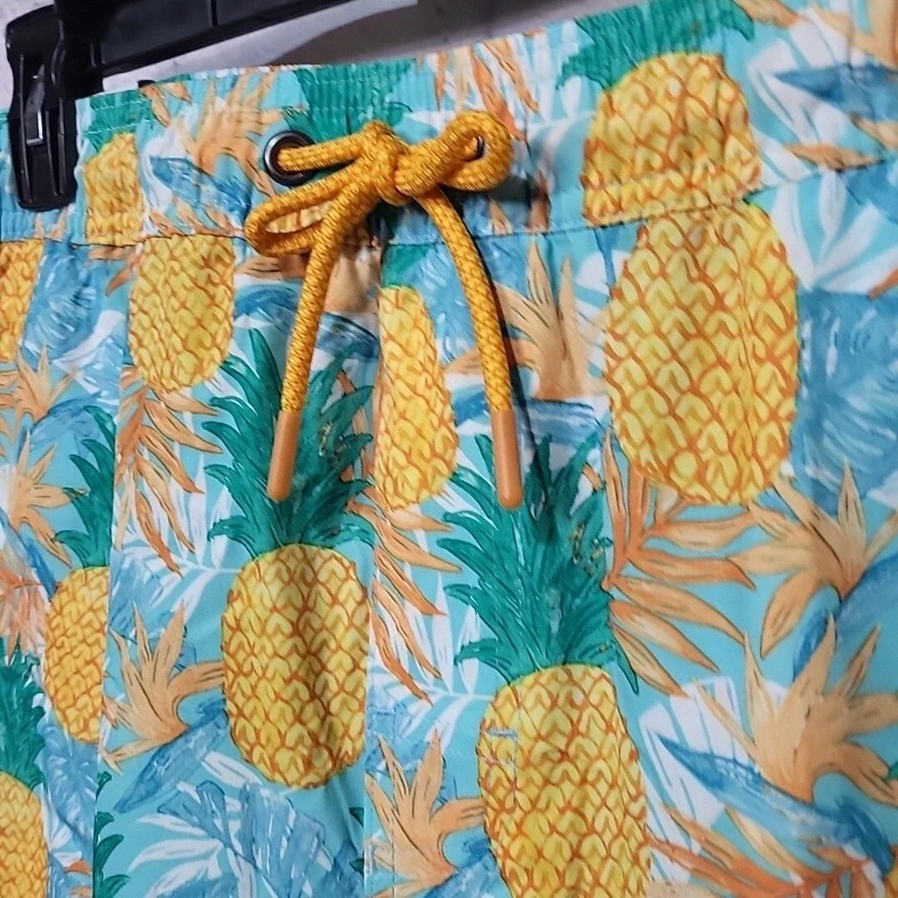 Mens XL Pineapple Print Swim Trunks Swimsuit Shorts with Liner‎ UPF 50 Quick Dry